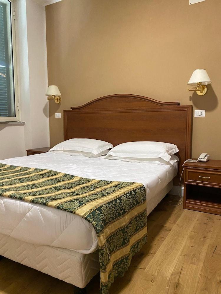 Hotel Villa Aricia Ariccia Esterno foto